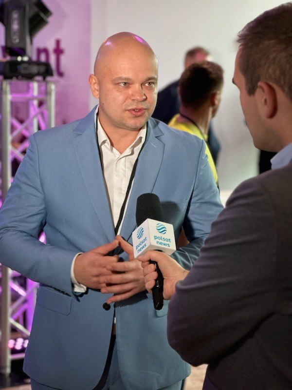 Kamil Jura podczas wywiadu dla Polsat News